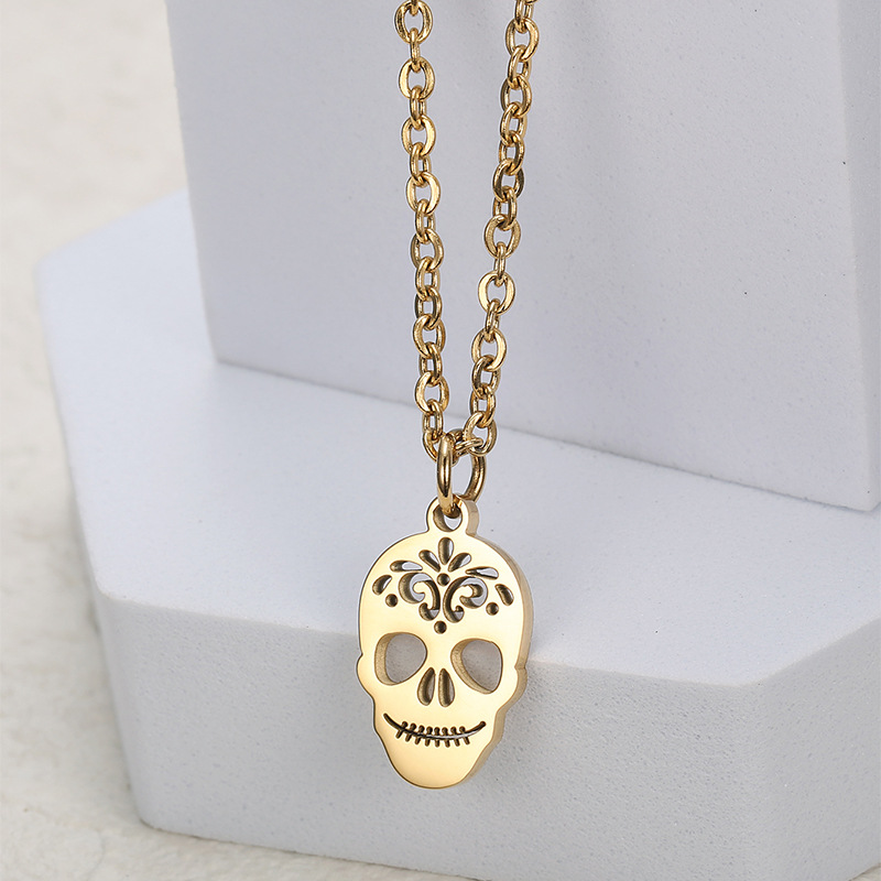 Gold pendant