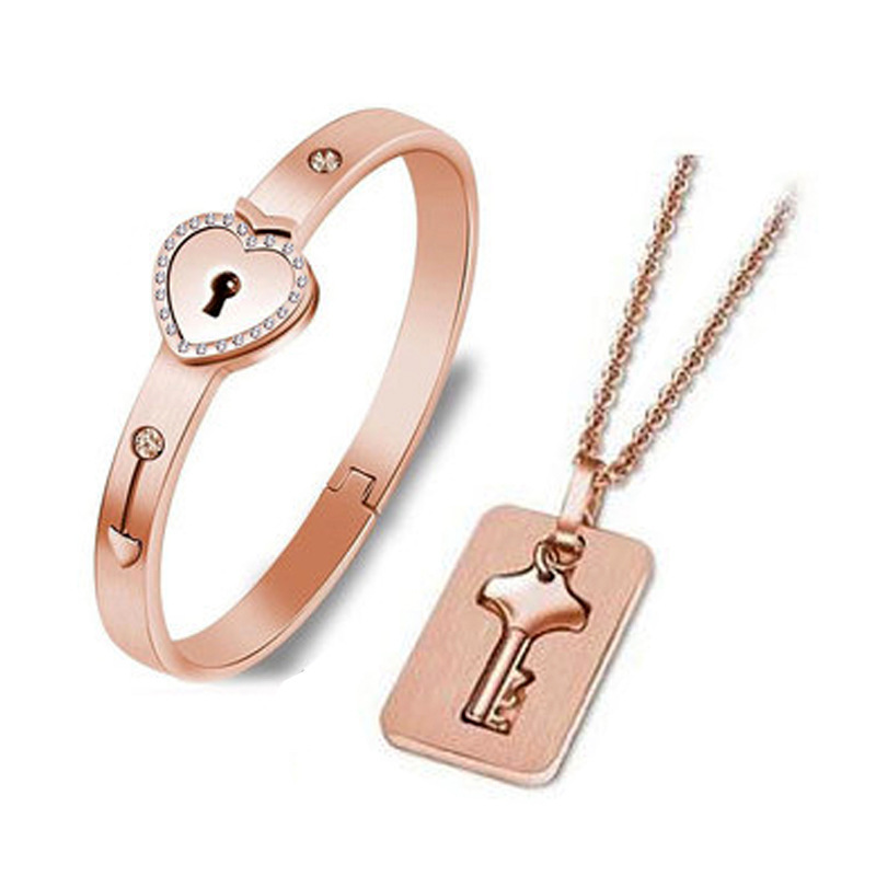 10:Square rose gold band diamond