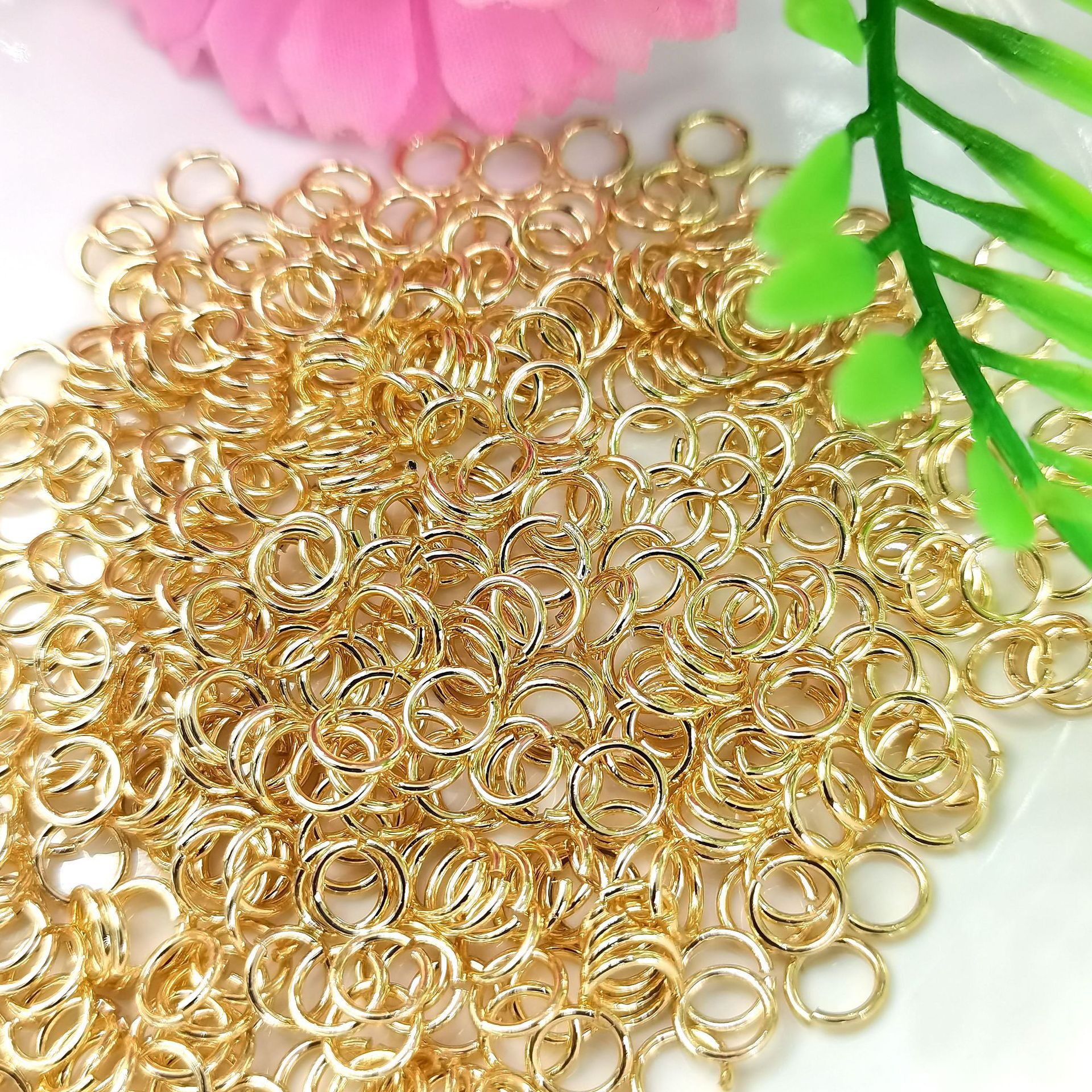 14k gold 0.6*4mm (about 38 pieces per gram)