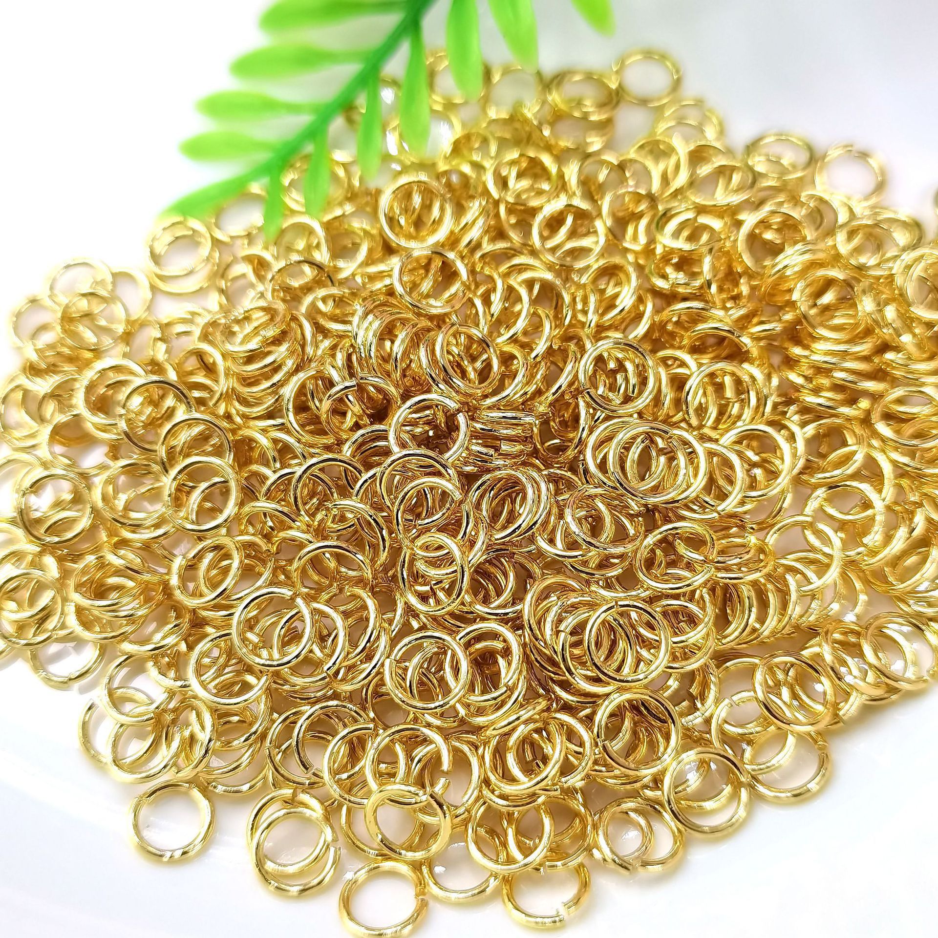 18k gold 0.5*3mm (about 66 pieces per gram)