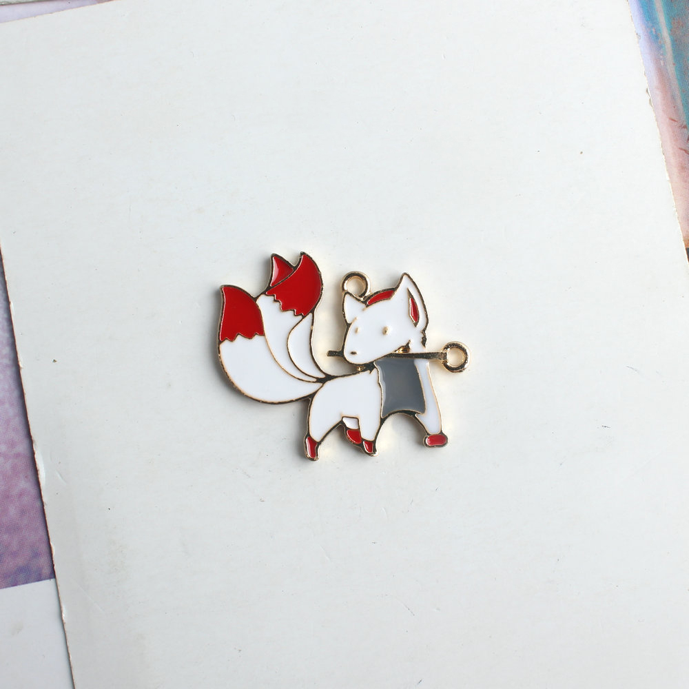 Three tail fox 28x34mm