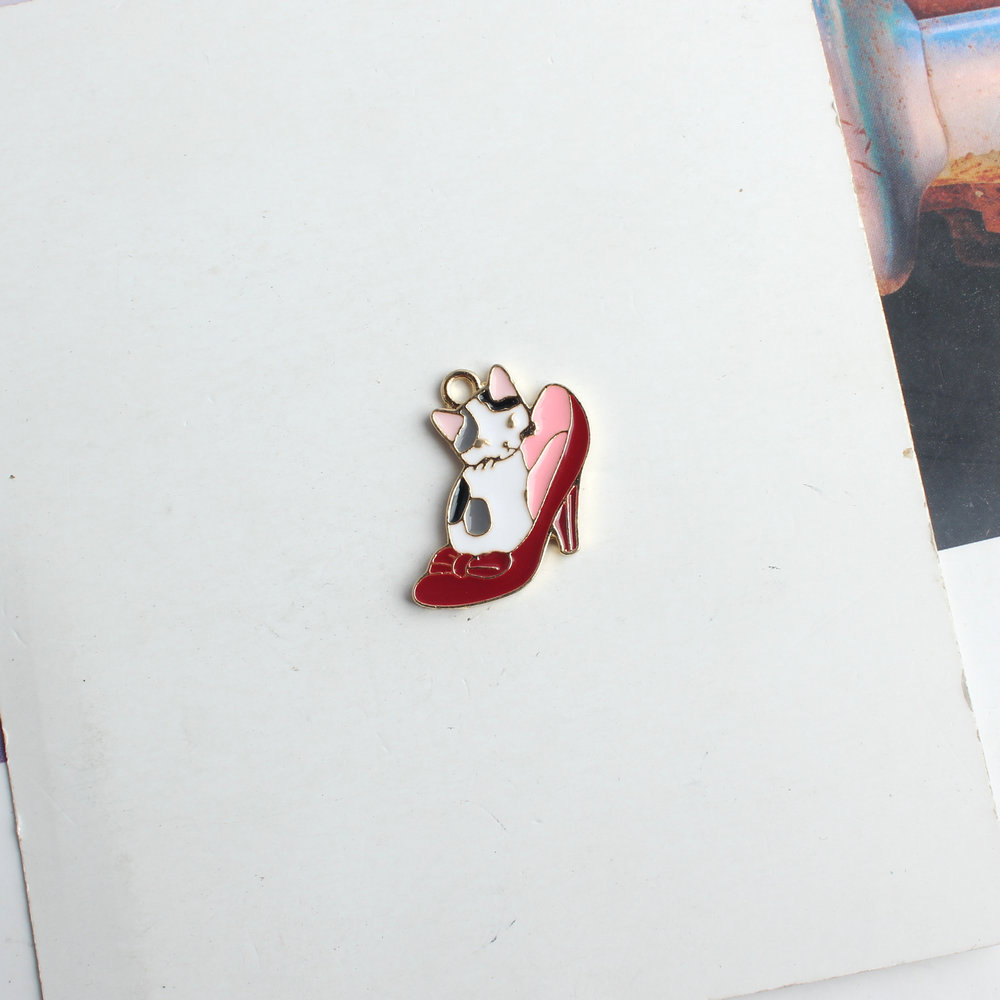 High heel cat 22x23mm