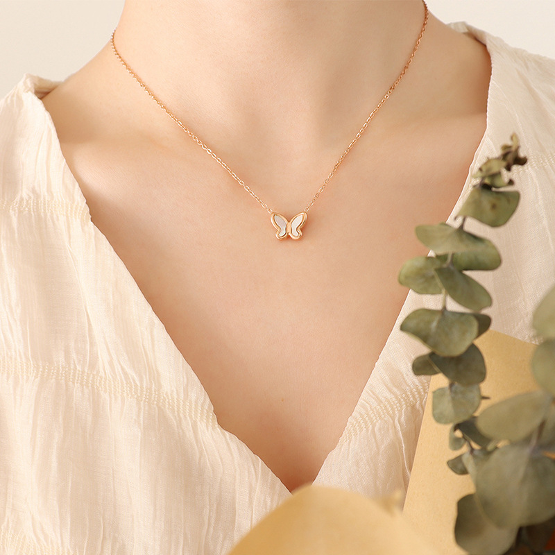 3:Rose gold necklace