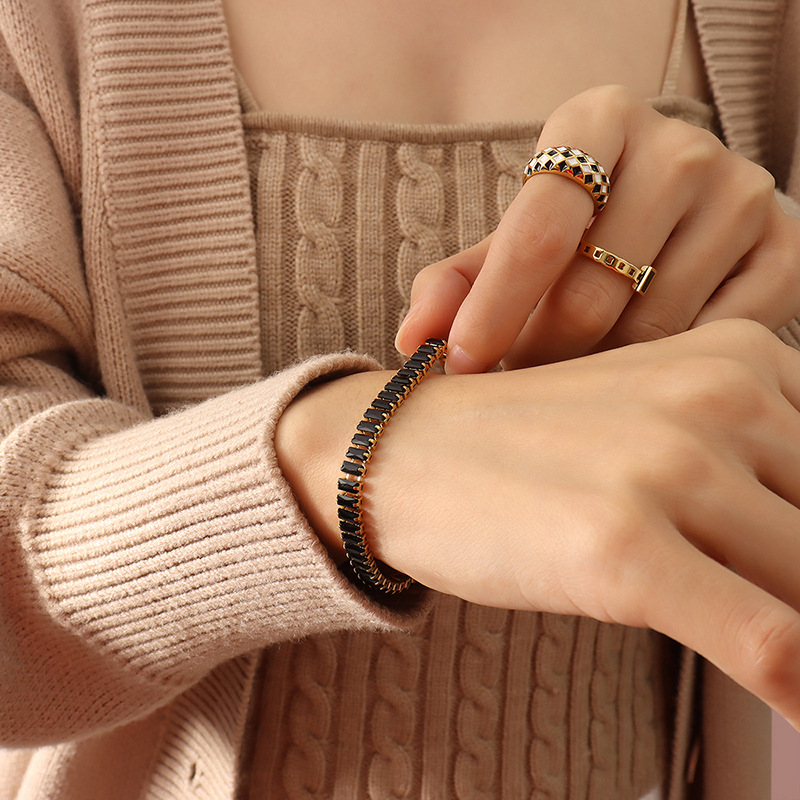 4:Black zircon bracelet -17cm