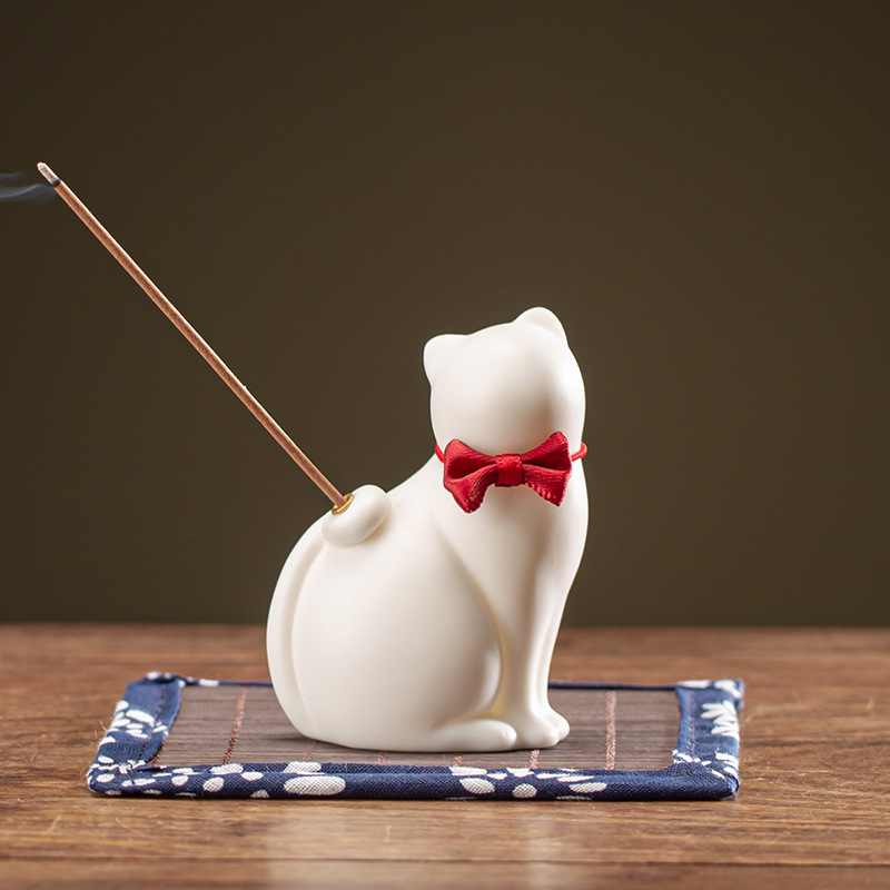 White little fat cat incense stick