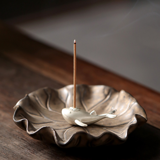 5:Lotus Leaf Gilt   Silver Whale Incense Insert