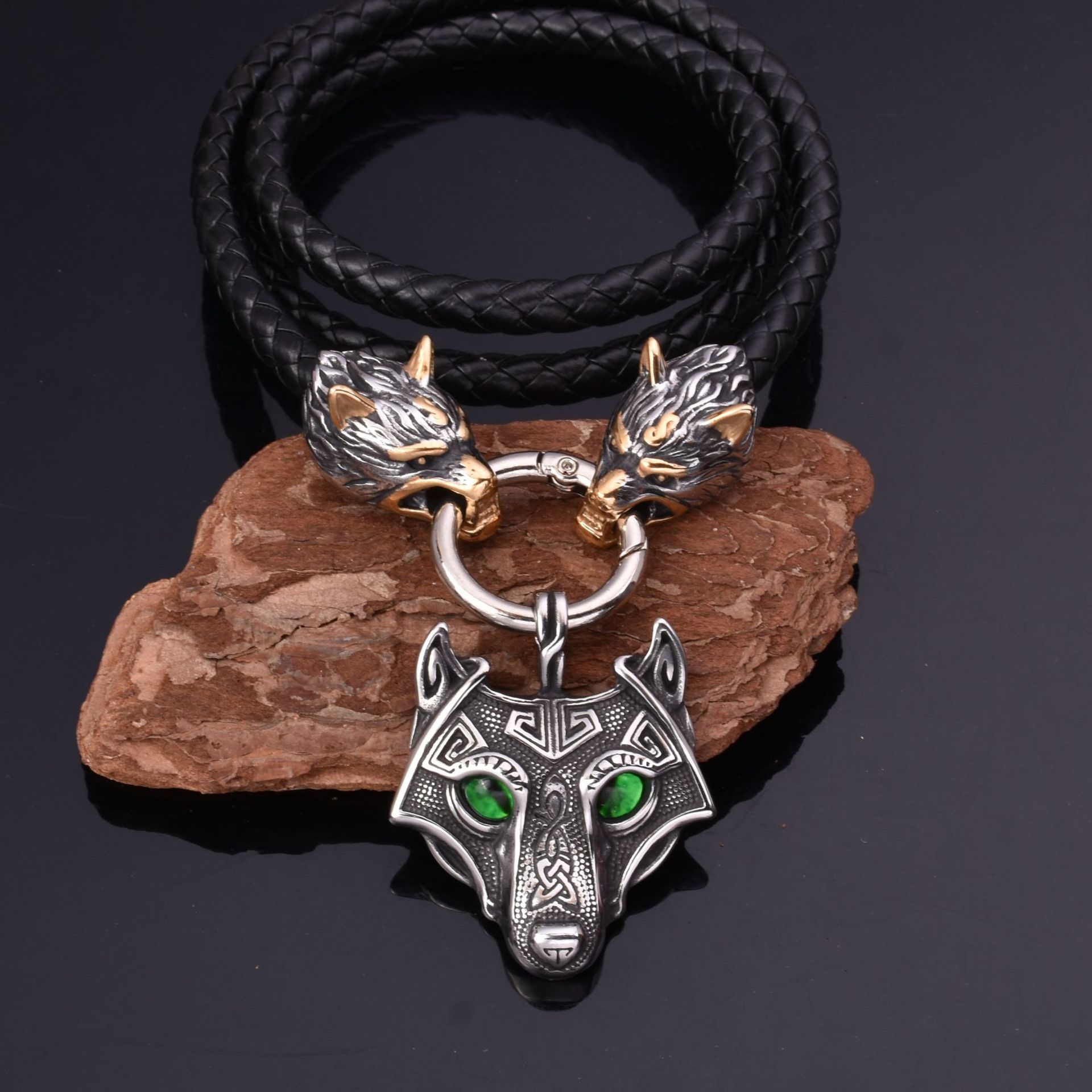 7:0.7x40cm with green eye wolf head