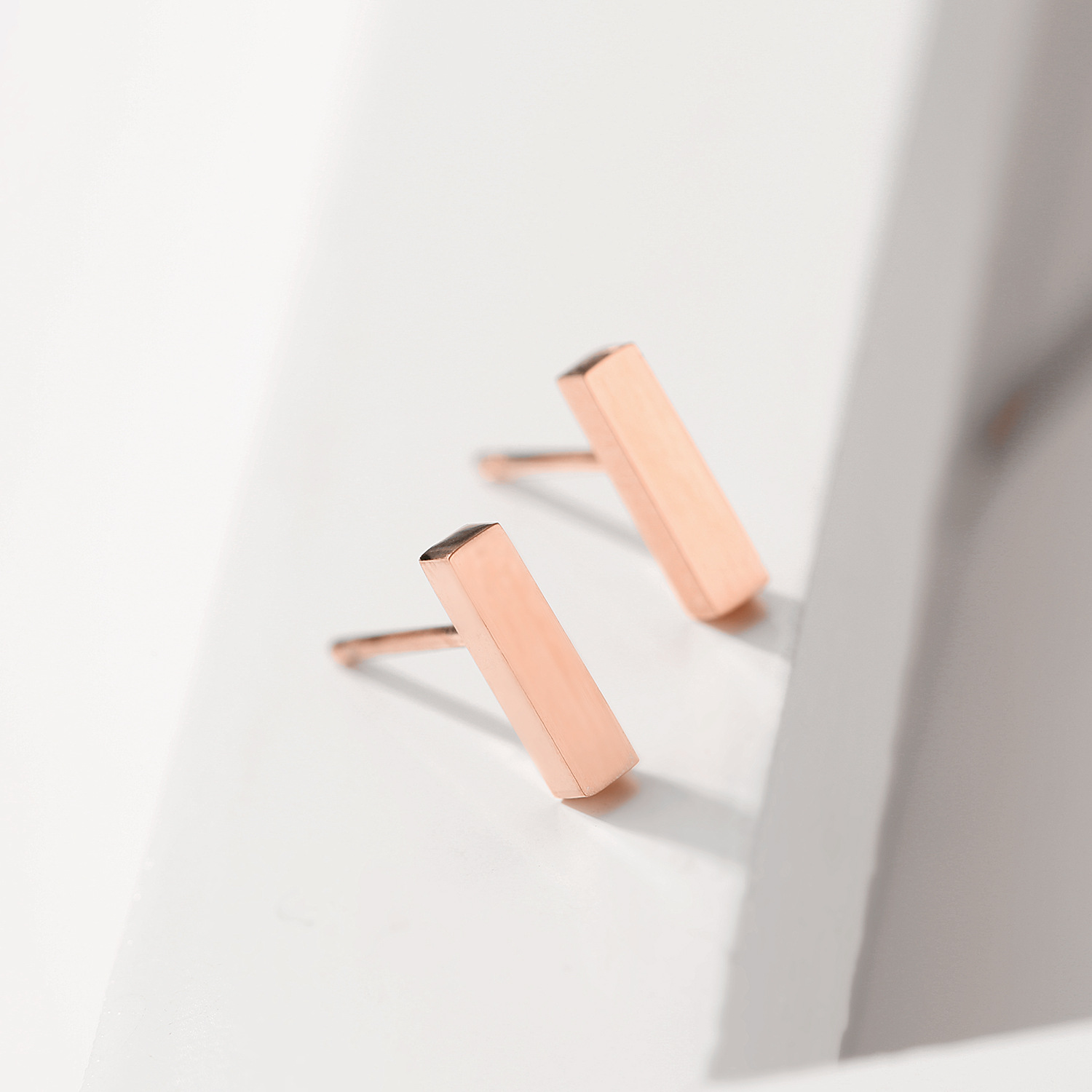 geometric-rose gold color