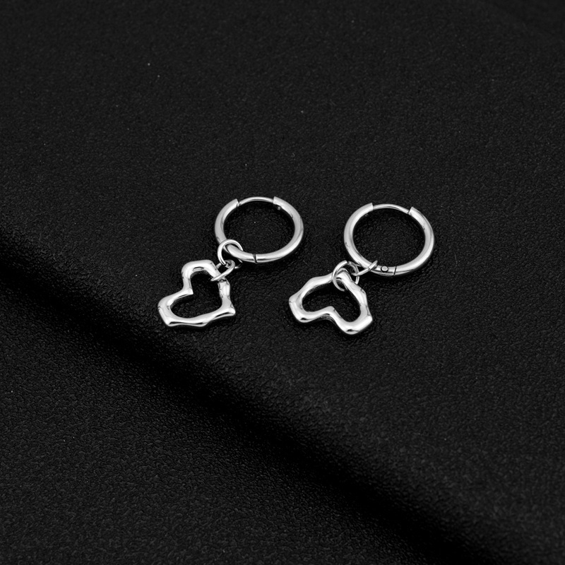 Ear rings with ear holes