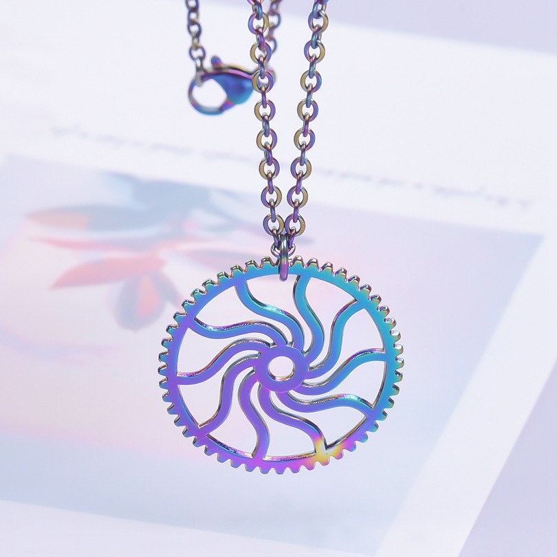 R763 necklace pendant