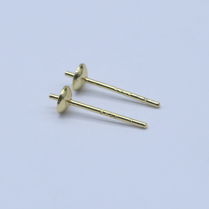 A gold 4mm