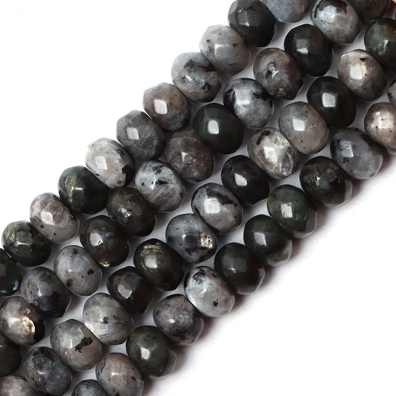 Black snowflake 2*4mm