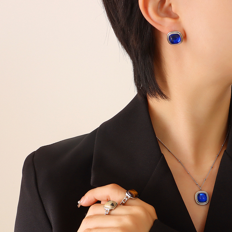 F641-Steel Sapphire Stone Earrings