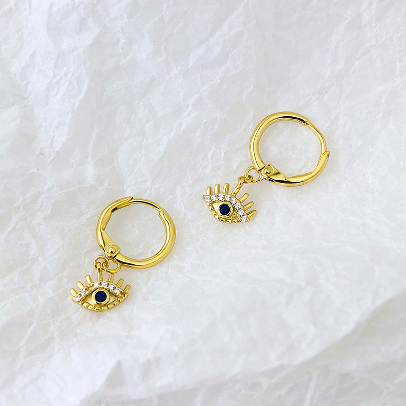 gold earrings