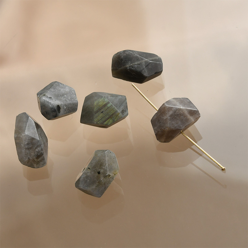 13 labradorite