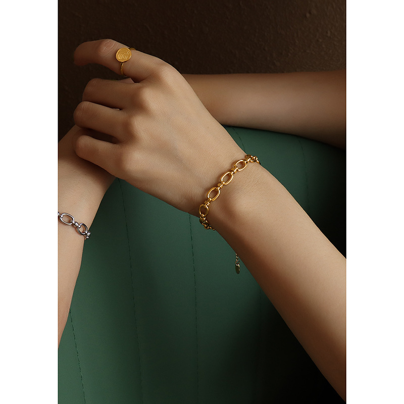 1:Gold Bracelet 15 5cm