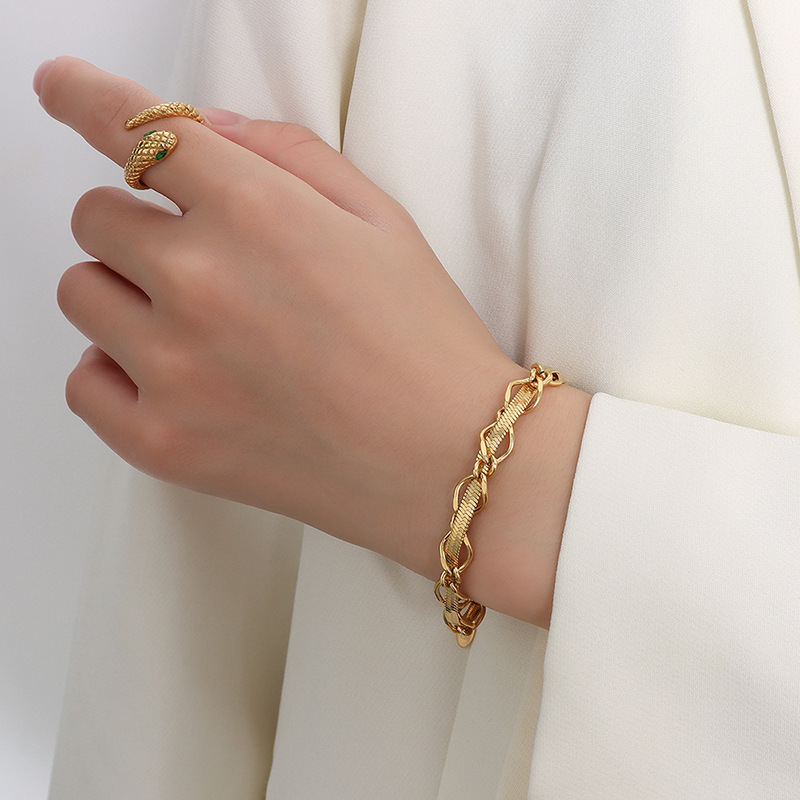 1:E278 Gold Bracelet 15cm