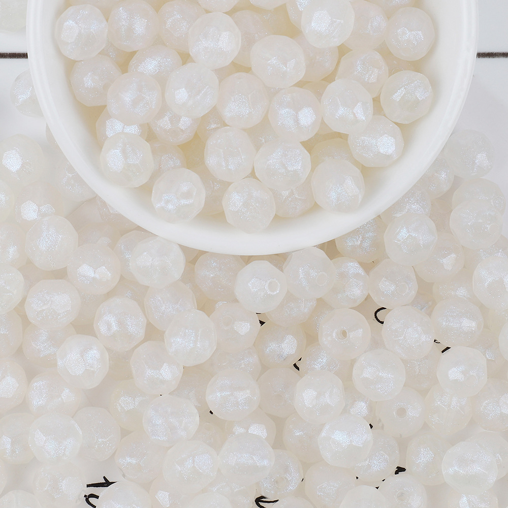 White 10mm about 950pcs