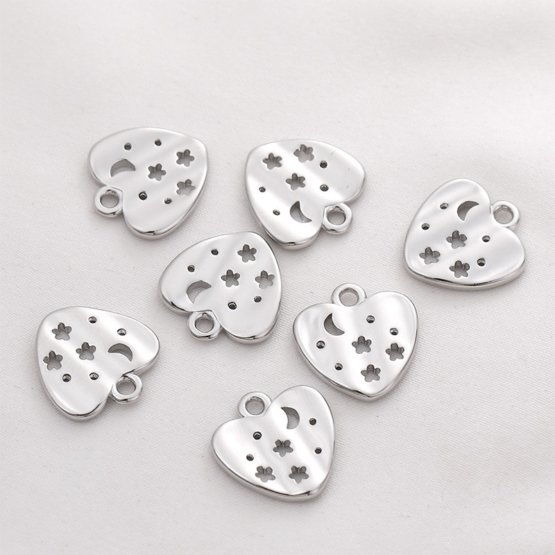 5:15# White K Heart Pendant 14x14mm