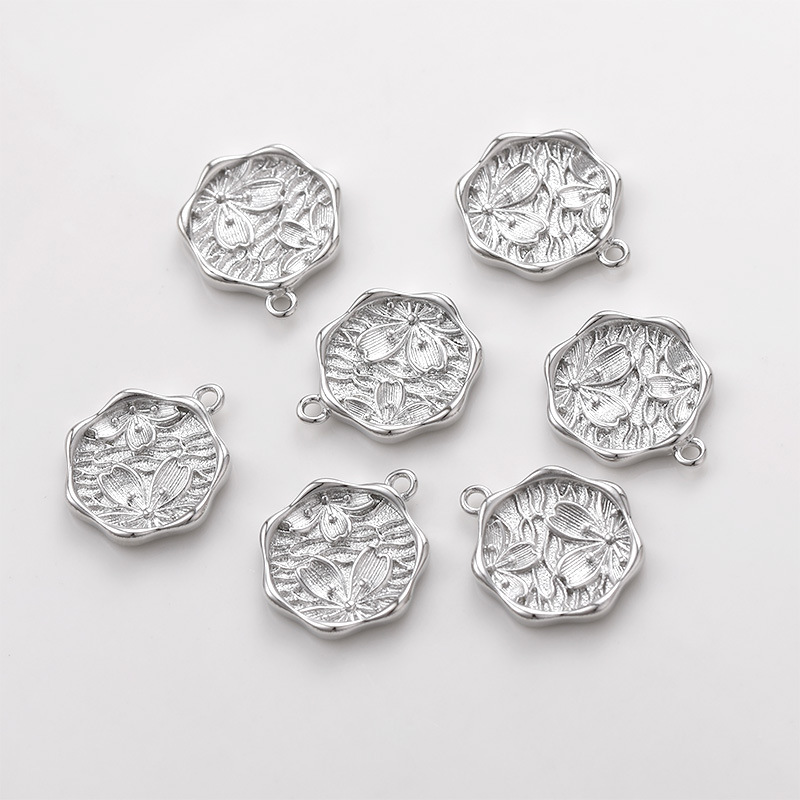 6# White k round flower [1 piece] about 15*17mm