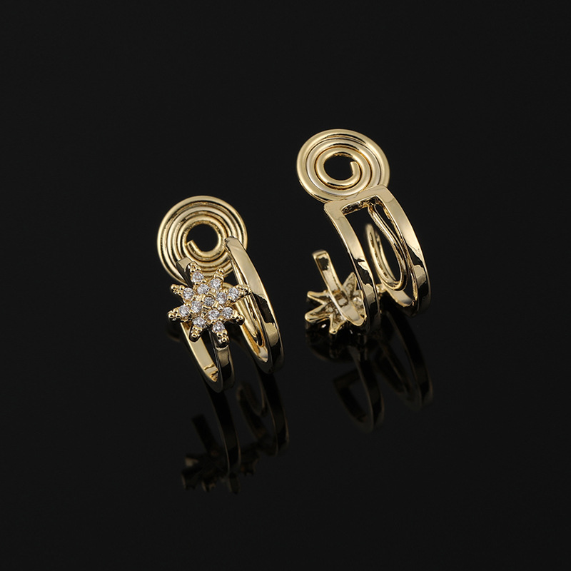 4:Gold Ear clip