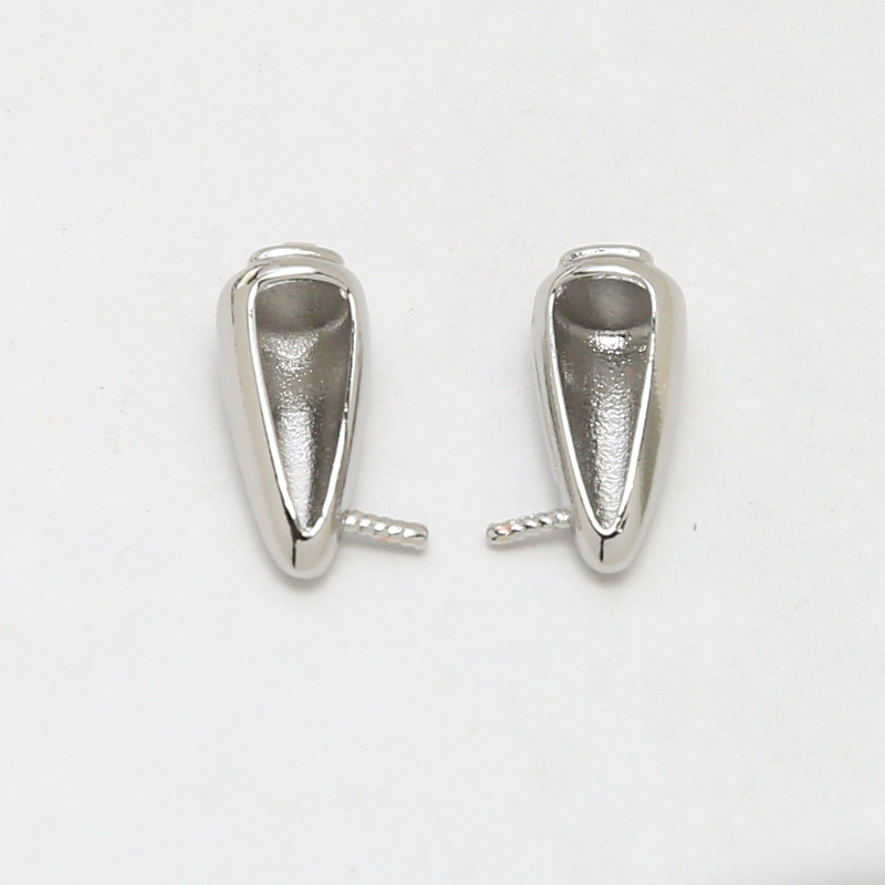 2:2# Rabbit Ears White Gold Pair 6x14mm