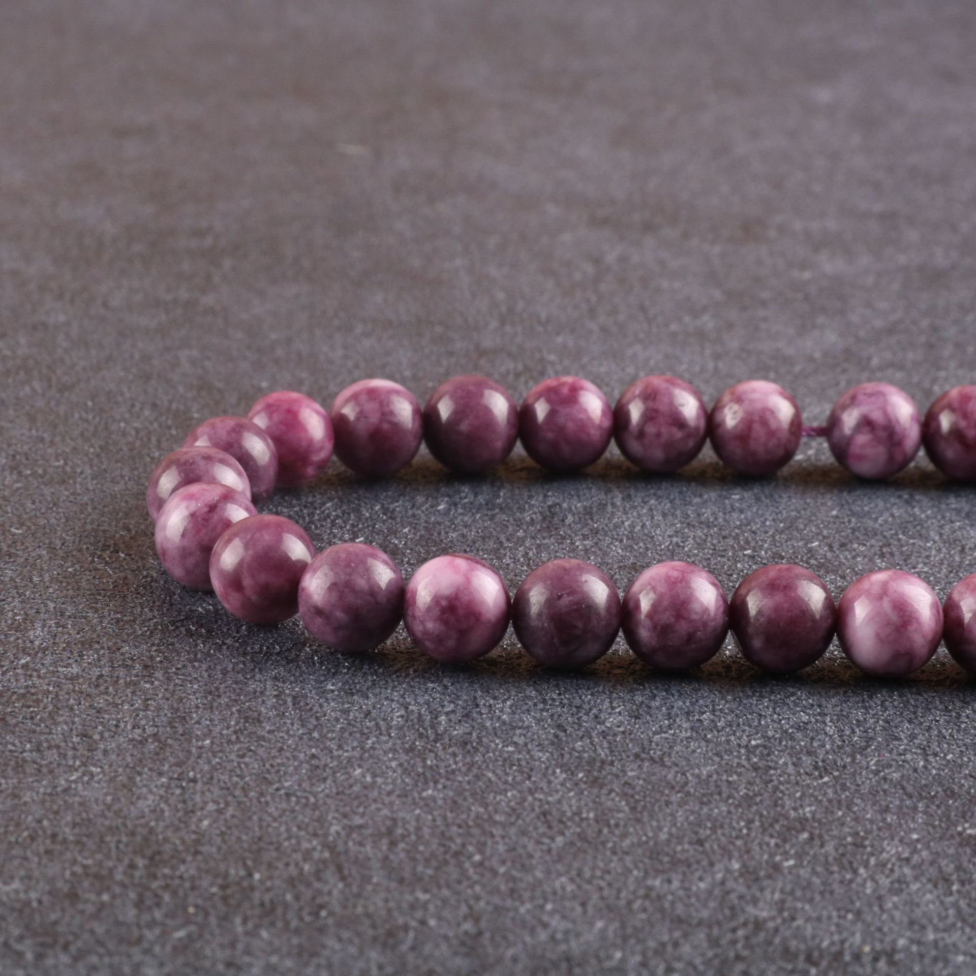 Purple mica 6mm (60pcs/strand)