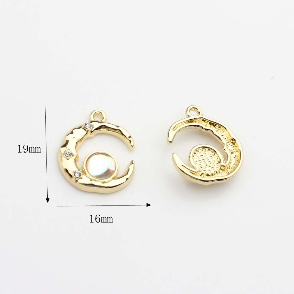 Moon - Gold 16x19mm