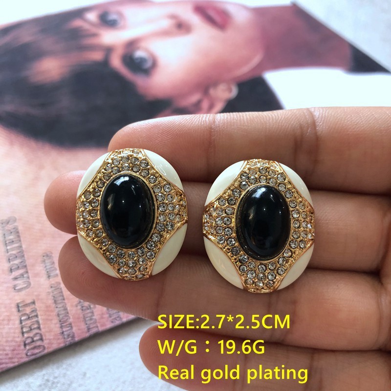 22 stud earring