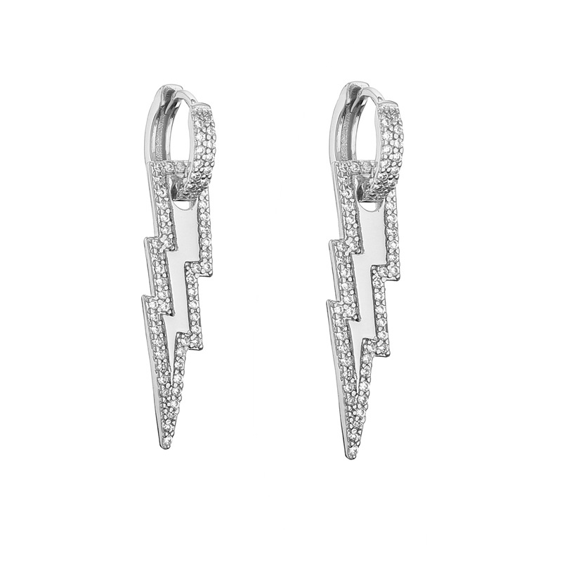 4:1 pair of white gold earrings