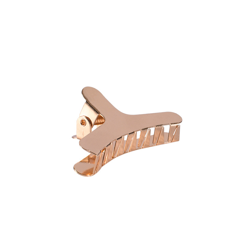 3:Golden Shark Clip (1)