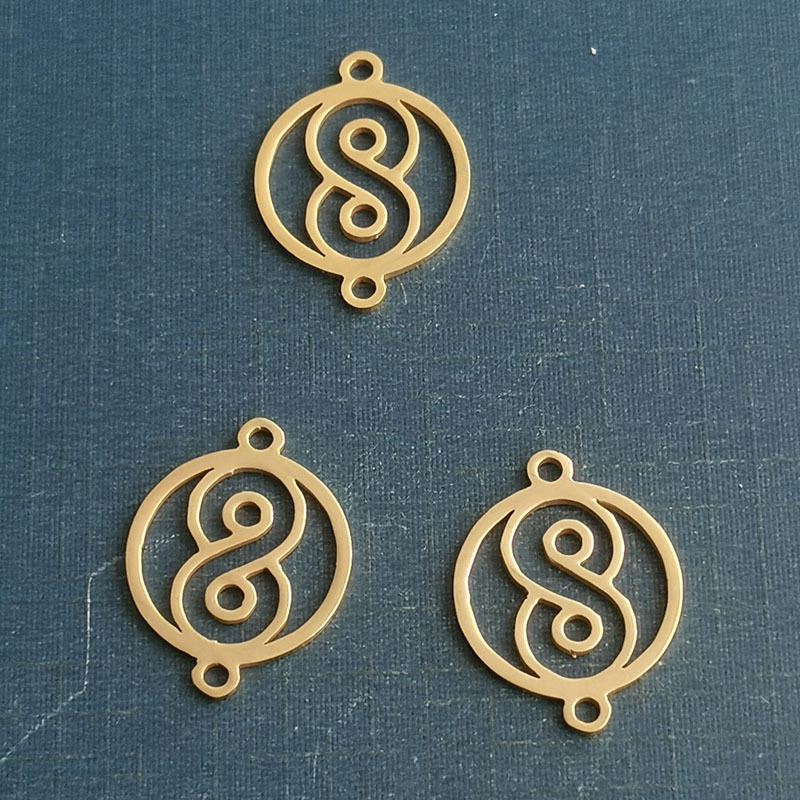 3:gold pendant