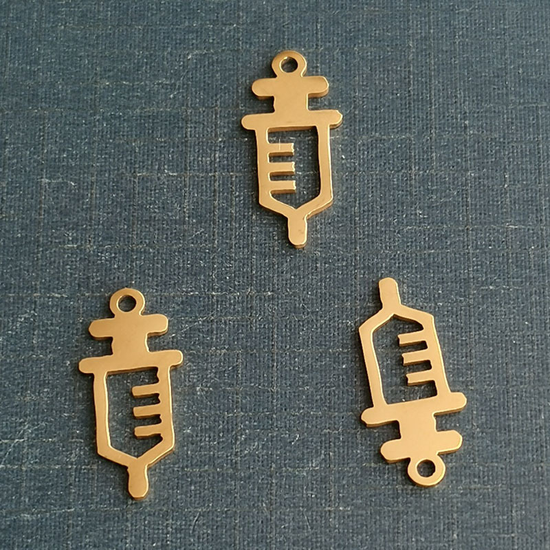 3:gold pendant