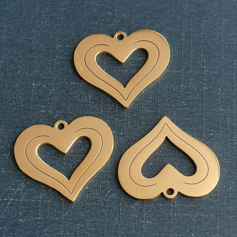 3:gold pendant