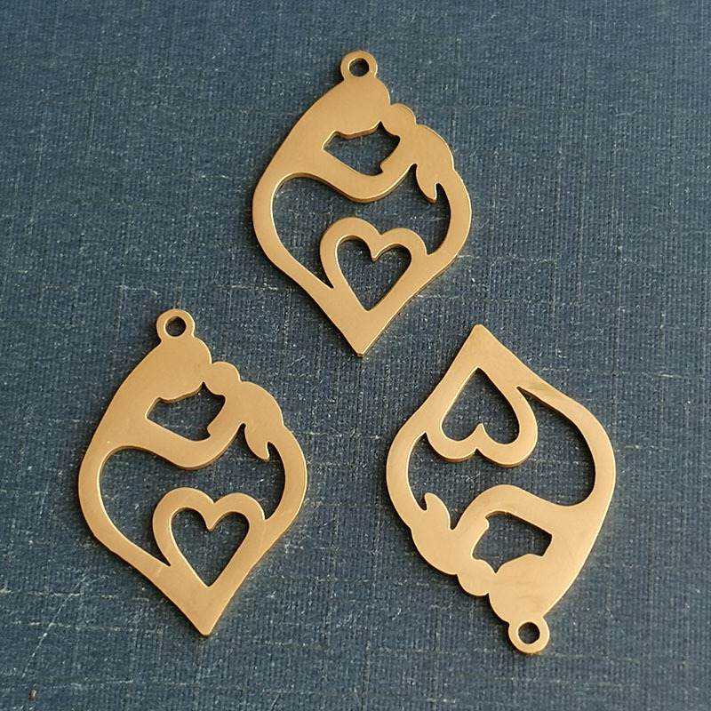 3:gold pendant