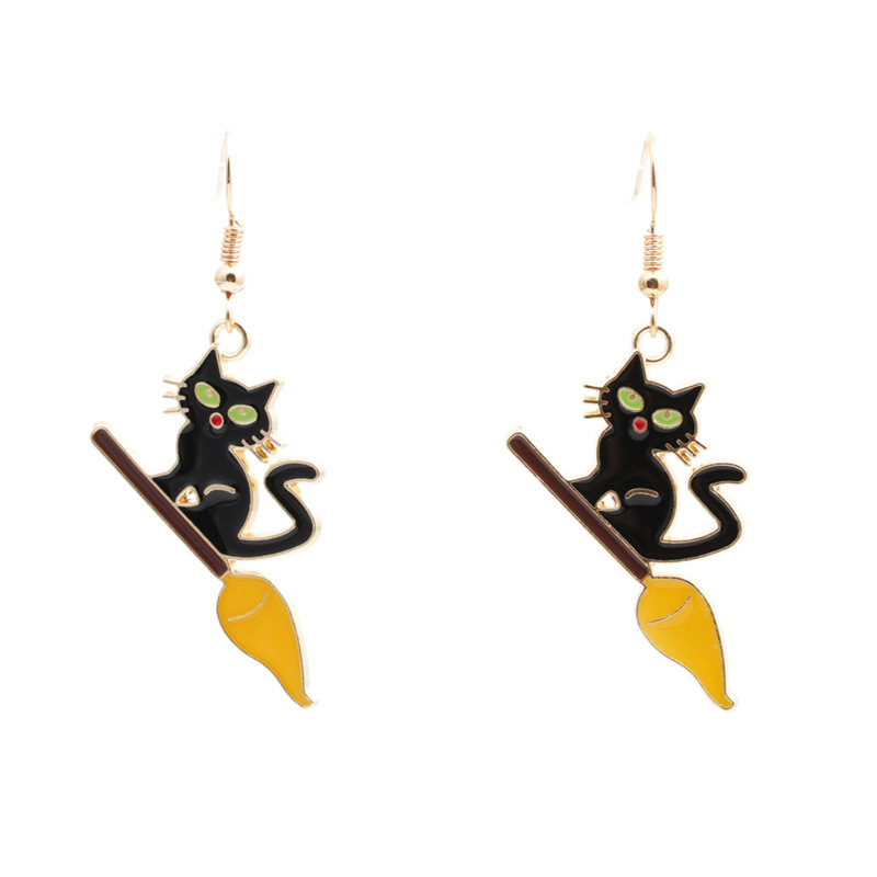 Cat earrings with green eyes