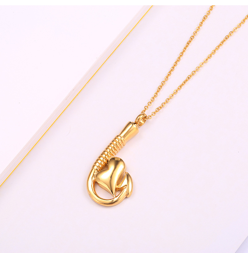 3:gold pendant