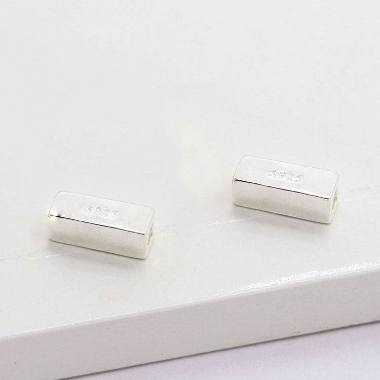 Rectangle silver10 * 4 mm diameter 2 mm