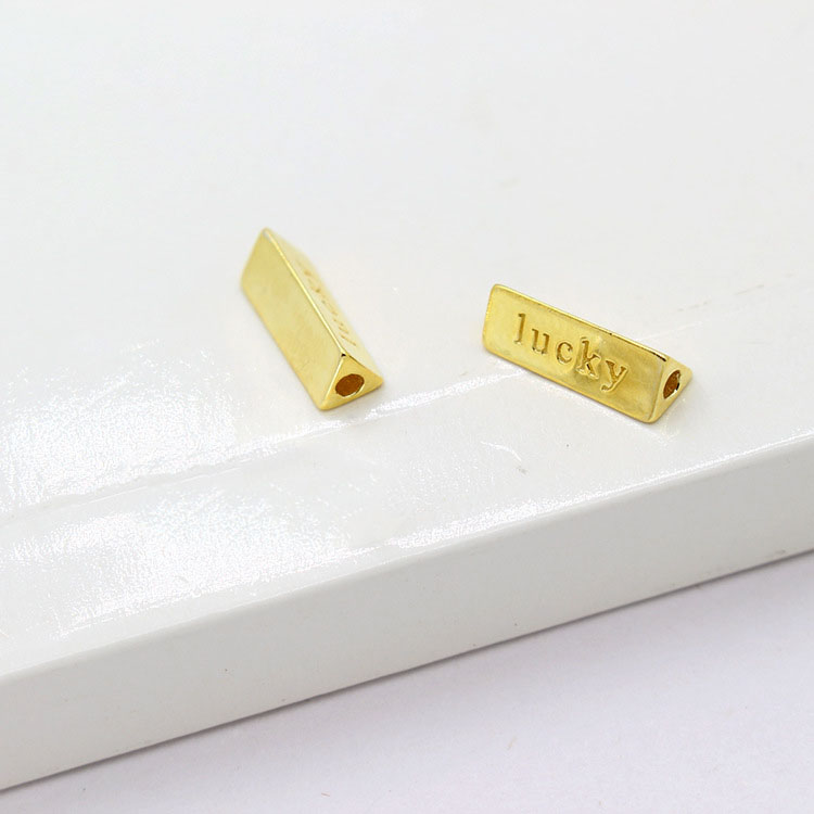 Triangle gold10*3mm diameter 1.3 mm