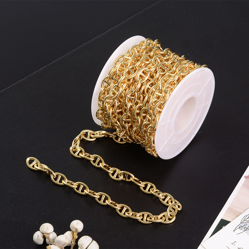 5:Golden Pig Nose Chain ( 7mm * 10mm )