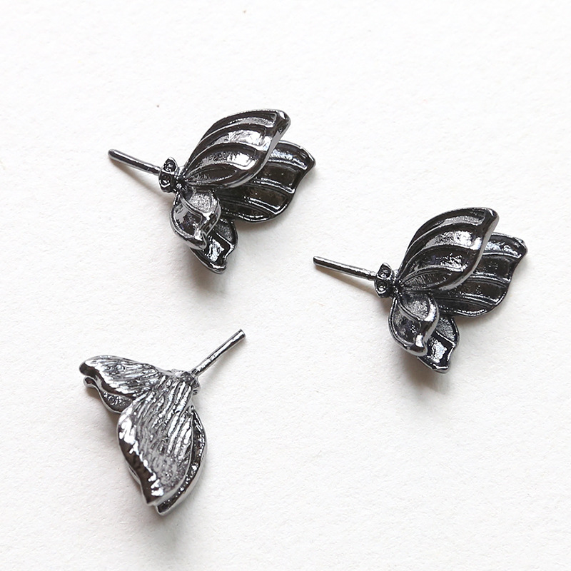 4 # Gun Black Butterfly Wings Right One 11x14mm