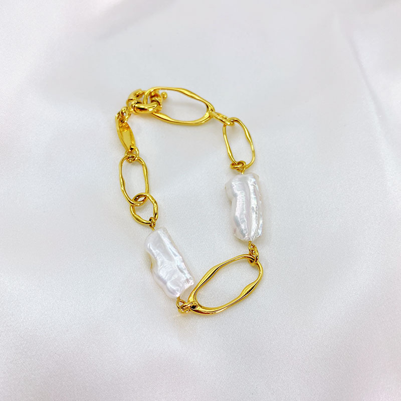 Bracelet length 18.5 cm