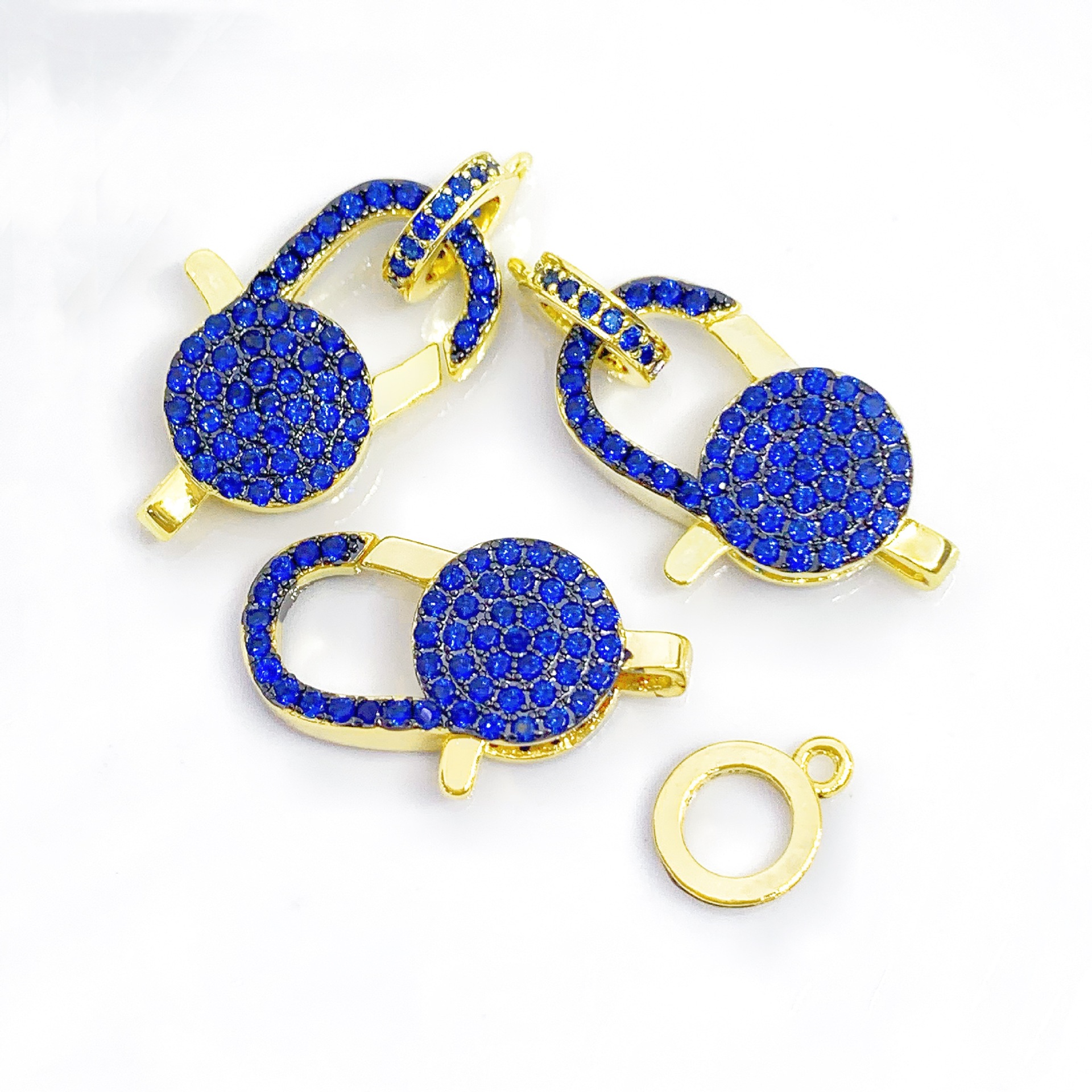 18 karat gold blue zirconium