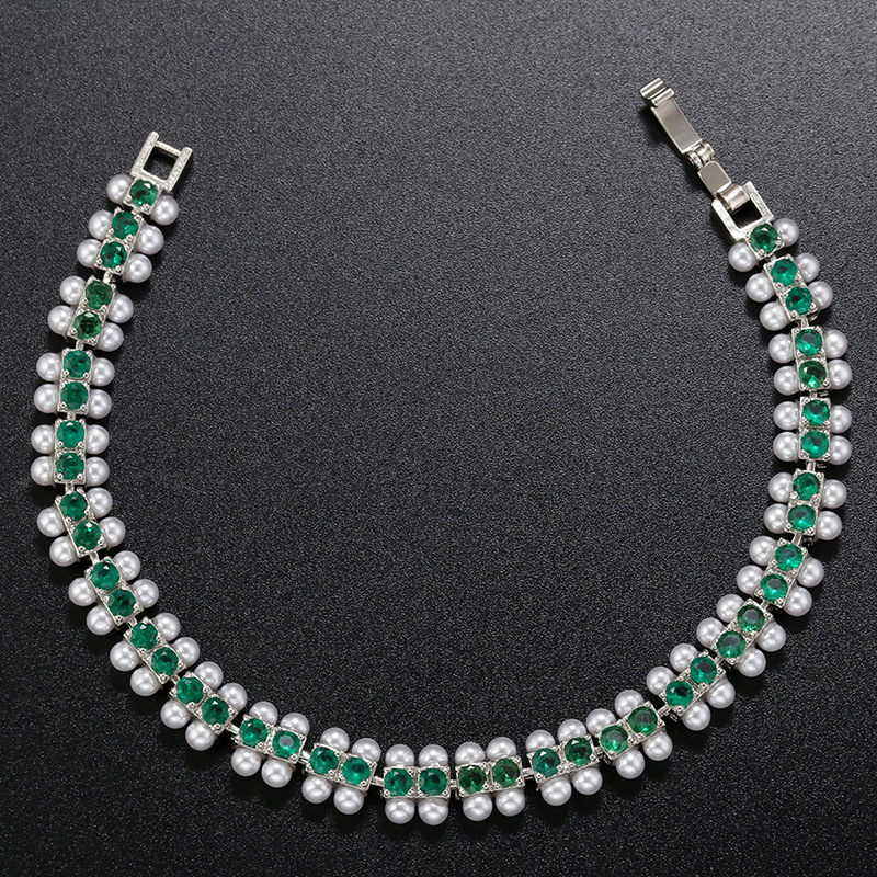 White gold green diamond