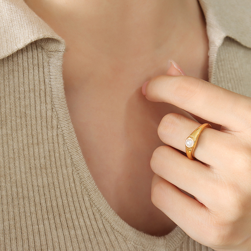 A421-golden white glass bead ring