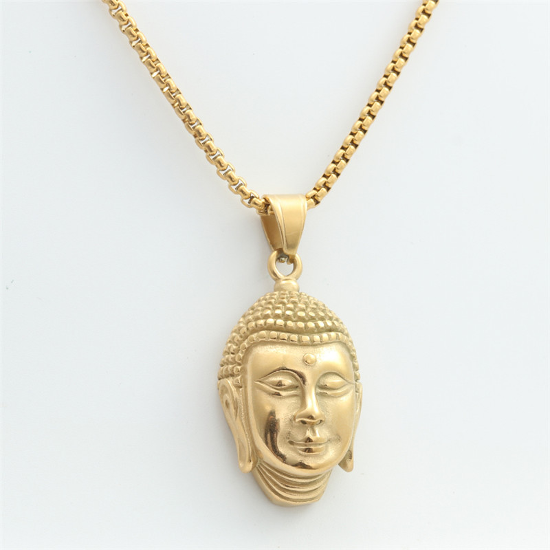 Gold pendant necklace