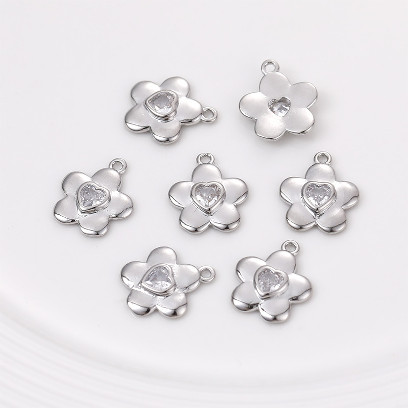 White K white zirconium flowers