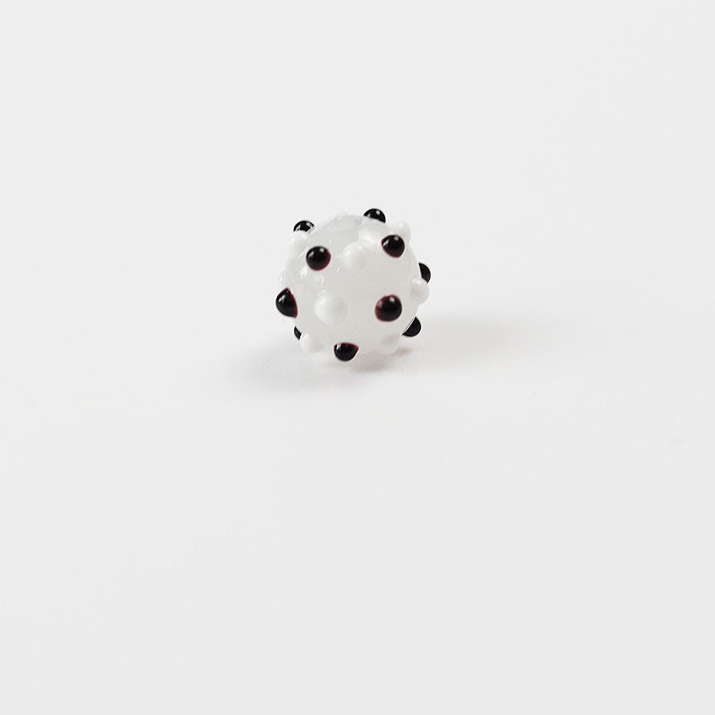 Dotted beads [black and white] 8mm