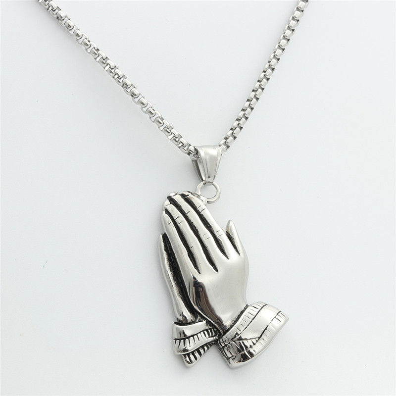 Silver pendant necklace