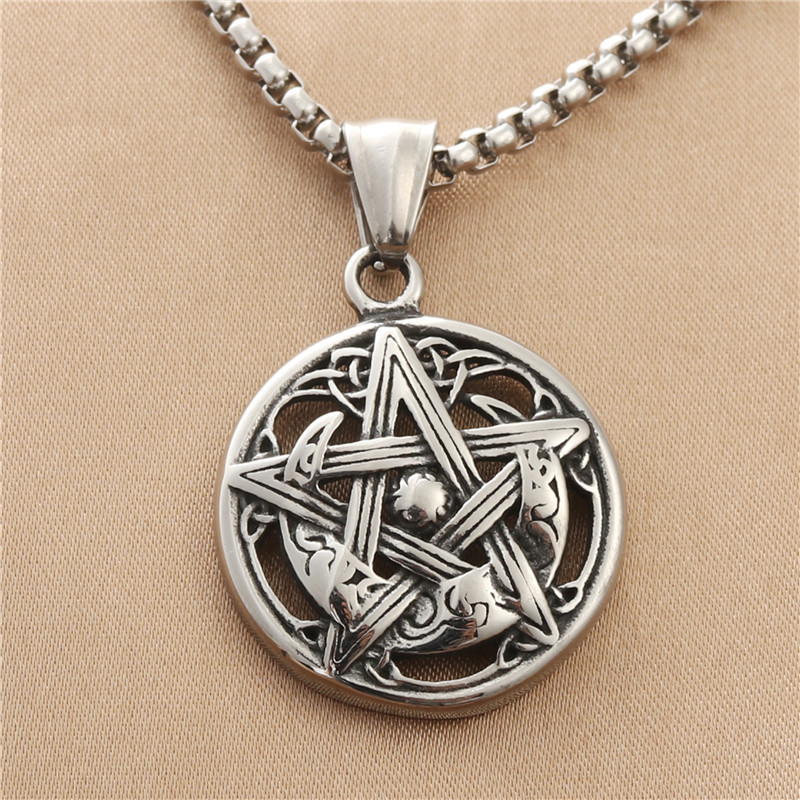 Pendant necklace